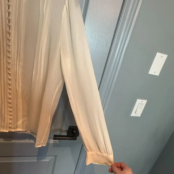 Joie 100% Silk Blouse Sz Medium  Cream Chiffon Pintuck Pleated Sheer Gauze Crepe - Picture 8 of 15